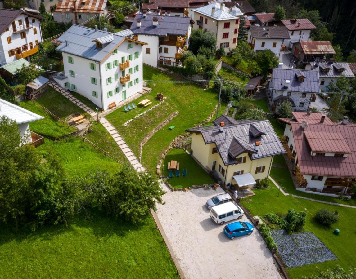 Appartamenti La Rocia Rocca Pietore Exteriör bild